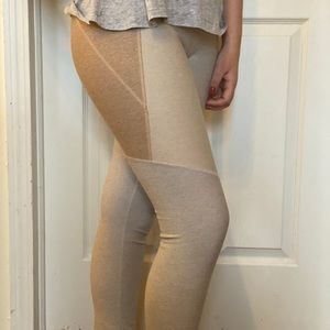 Outdoor voices size L leggings